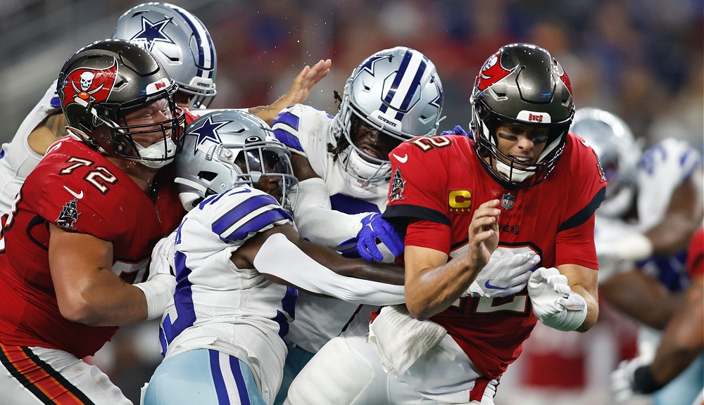 Dallas Cowboys Vs Tampa Bay Buccaneers NFL Playoffs Wild Card - Today's ...